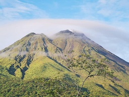 Nachhaltig Urlaub machen? Touristen können ab sofort die CO2-Emissionen ihrer Reisen kompensieren und die nachhaltige Wirtschaft Costa Ricas unterstützen