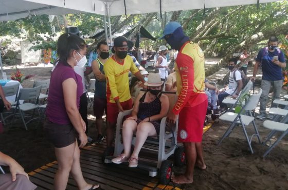 Playa Hermosa en Osa se convierte en la primera playa accesible de la Región Brunca